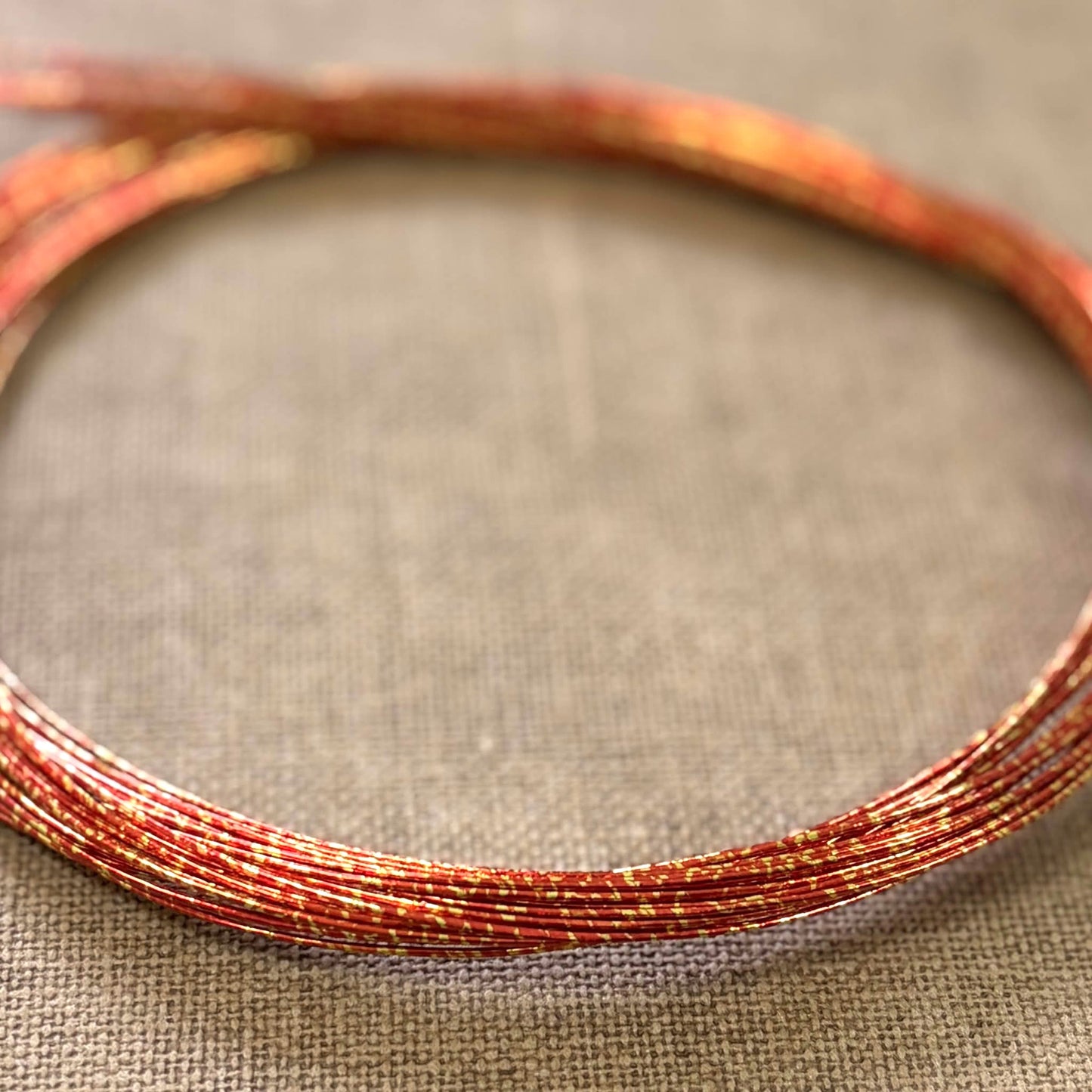 Speckled Metallic Mizuhiki | Red Gold Dust | Fibraura