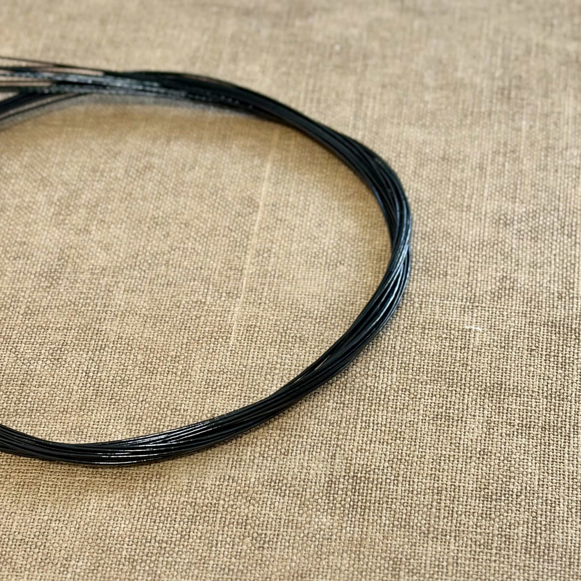 Foil wrapped mizuhiki cord, black side detail view